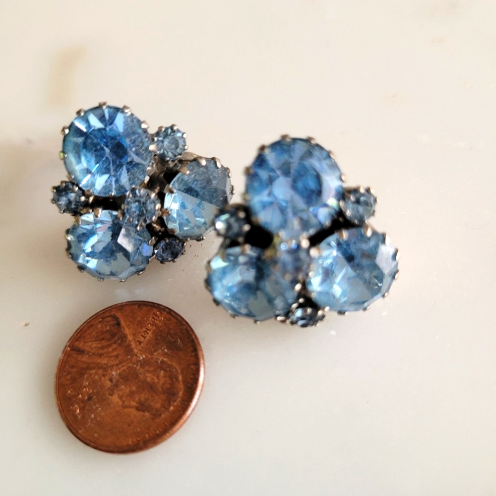 Vintage Blue Rhinestone Post Peirced ear